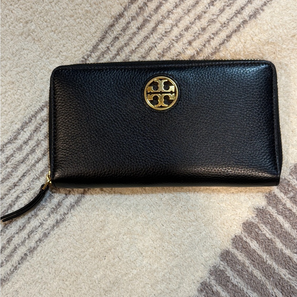 Tory Burch wallet